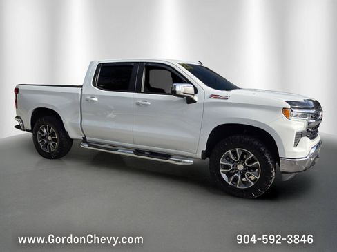 Used 2025 Chevrolet Silverado 1500 LT w/ Z71 Off-Road Package AWD/4WD image 8