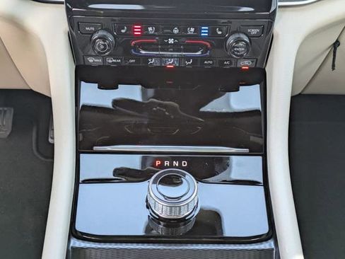 New 2025 Jeep Grand Cherokee Limited w/ Luxury Tech Group II RWD image 18