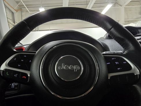 Used 2021 Jeep Renegade Trailhawk image 25