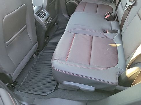 Used 2025 Chevrolet Blazer RS w/ Enhanced Convenience Package image 5