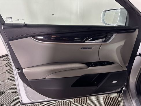 Used 2017 Cadillac XTS Luxury image 10