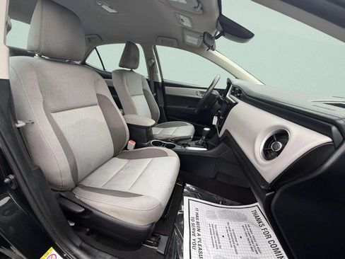 Used 2017 Toyota Corolla LE w/ Carpet Mat Package (TMS) FWD image 14