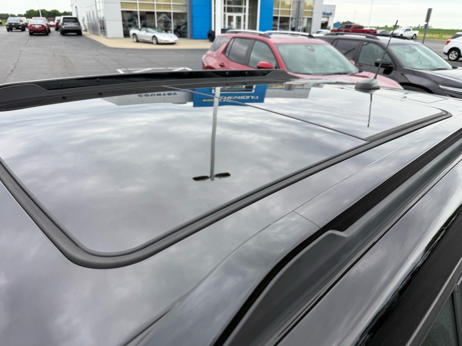 Used 2021 Chevrolet TrailBlazer RS w/ Sun and Liftgate Package AWD/4WD image 9