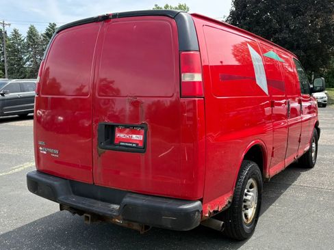 Used 2011 Chevrolet Express 2500 RWD image 9