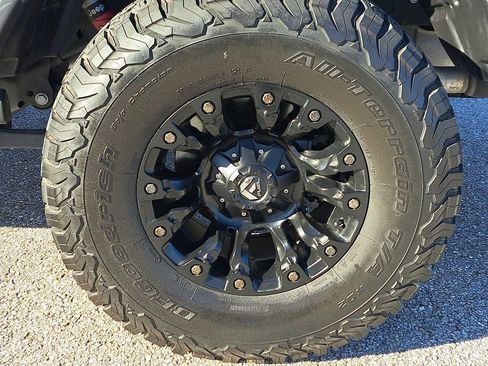 Used 2022 Jeep Gladiator Rubicon image 5