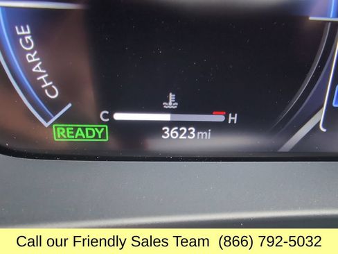Used 2025 Toyota Crown Platinum AWD/4WD image 17