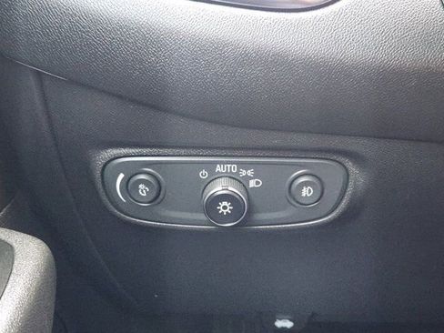 Used 2024 Chevrolet Equinox Premier image 23