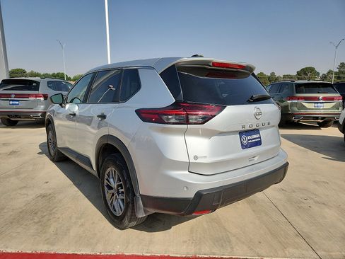 Used 2024 Nissan Rogue S FWD image 5