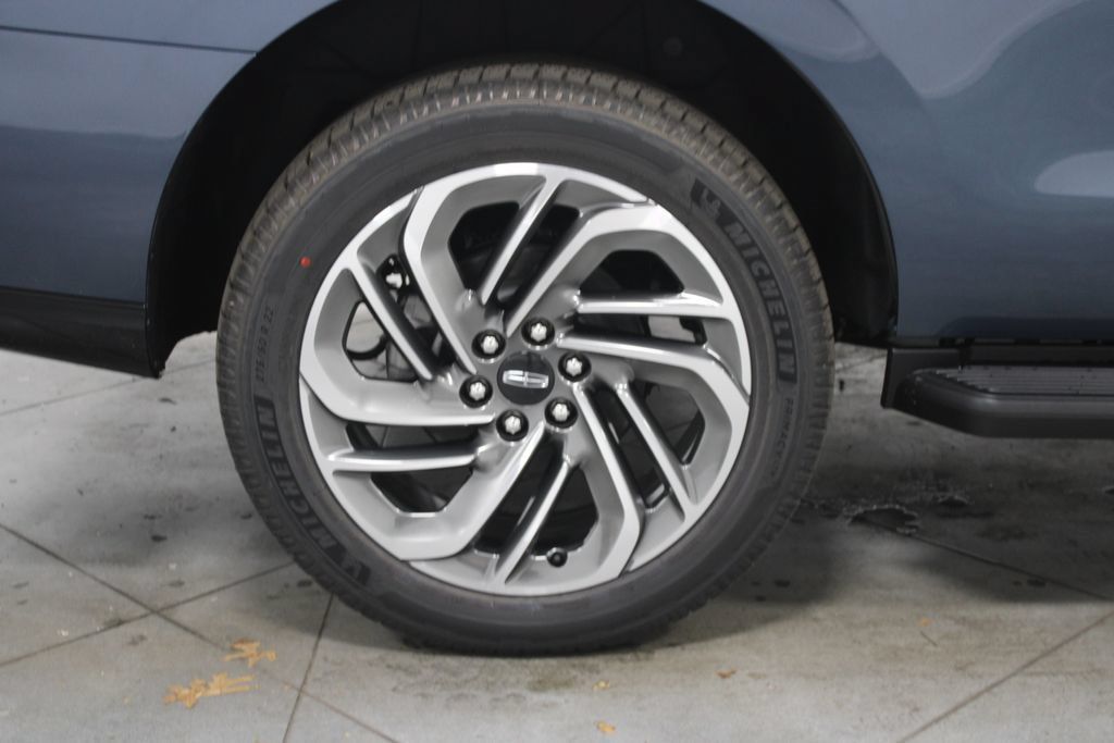 New 2027 Lincoln Navigator Premiere RWD image 15