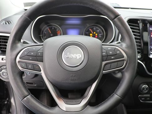 Used 2020 Jeep Cherokee Limited image 17