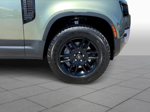 New 2025 Land Rover Defender 90 S image 10