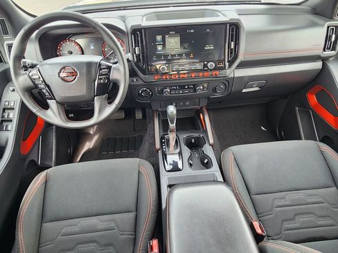 Used 2025 Nissan Frontier PRO-4X image 14
