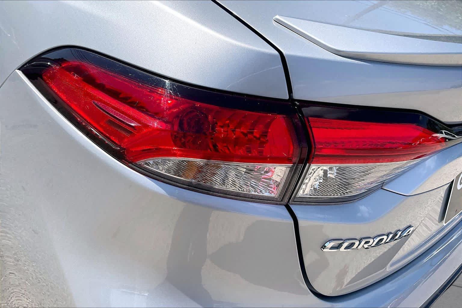 Used 2025 Toyota Corolla SE FWD image 28