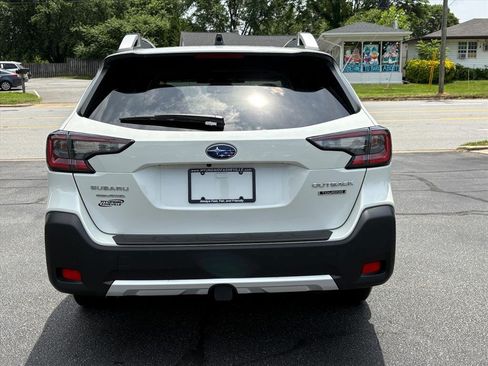 Used 2024 Subaru Outback Touring AWD/4WD image 4