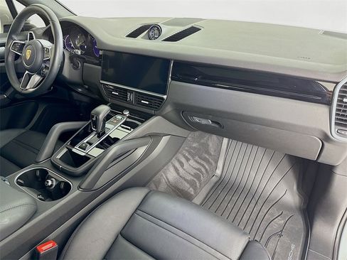 Used 2023 Porsche Cayenne image 31