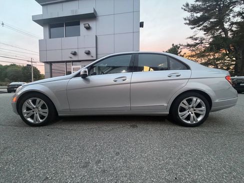 Used 2011 Mercedes-Benz C 300 4MATIC Sedan image 4