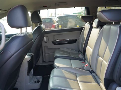 Used 2016 Kia Sedona EX FWD image 17