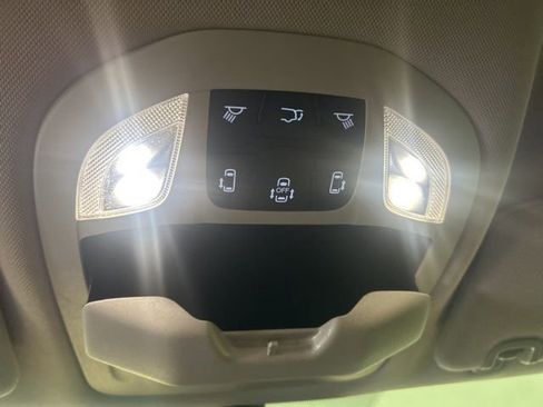 Used 2023 Chrysler Voyager LX FWD image 32