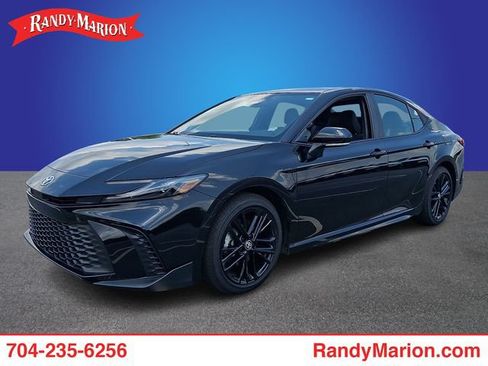 Used 2026 Toyota Camry SE w/ Convenience Package FWD image 1