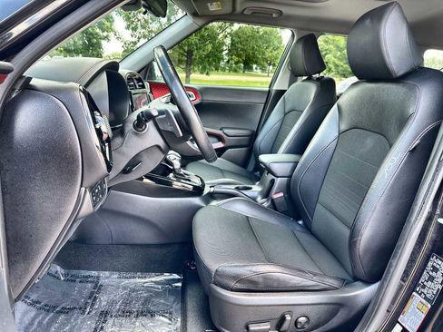 Used 2020 Kia Soul GT-Line Turbo FWD image 3