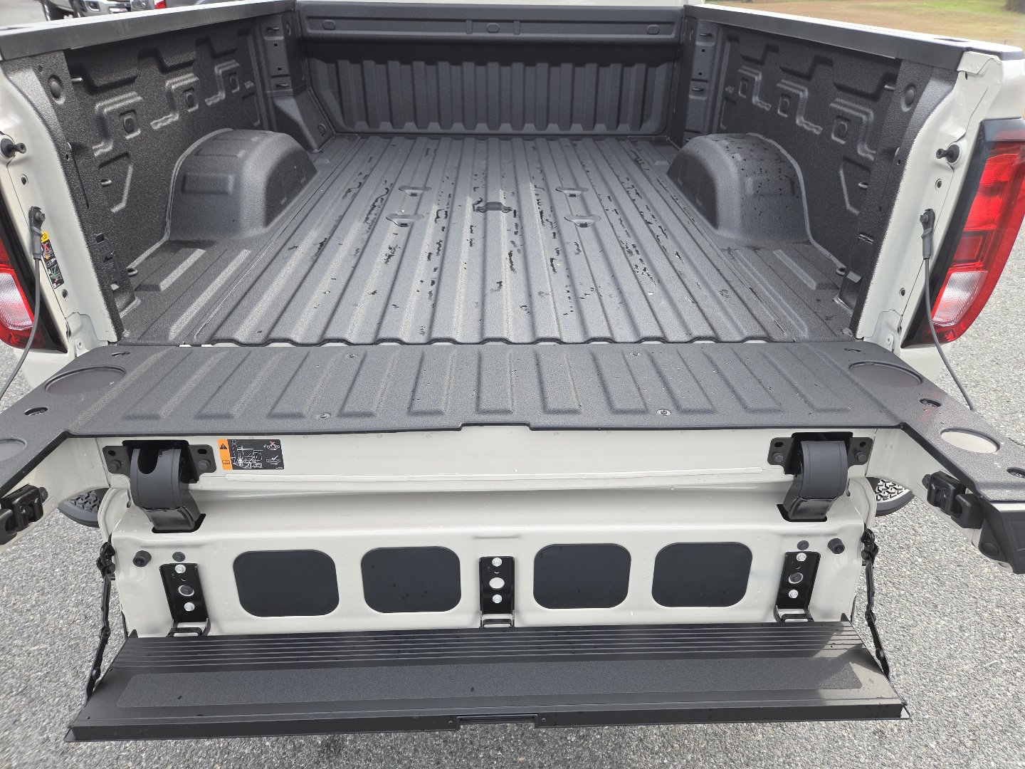 New 2026 GMC Sierra 2500 Pro w/ 1SA Pro Safety Plus Package AWD/4WD image 20