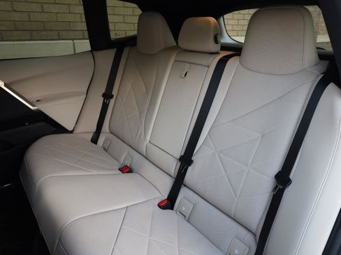 Used 2023 BMW iX xDrive50 w/ Ultimate Package 2 AWD/4WD image 19