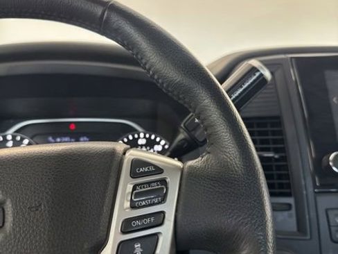 Used 2024 Nissan Titan SV w/ SV Convenience Package RWD image 12