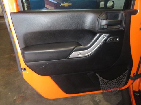 Used 2012 Jeep Wrangler Sahara image 16