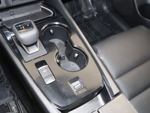 Used 2025 Nissan Rogue SL w/ Tech Package FWD image 29