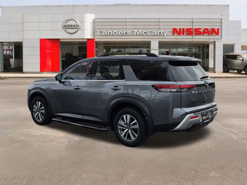 Used 2022 Nissan Pathfinder SL image 5