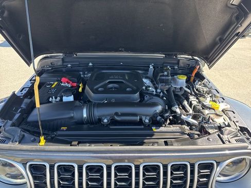 Used 2025 Jeep Wrangler Unlimited Sahara w/ Safety Group image 32