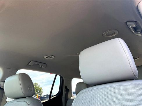 Used 2020 GMC Acadia SLT FWD image 29