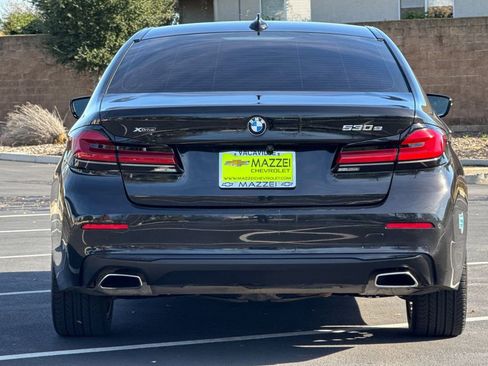 Used 2023 BMW 530e xDrive image 12