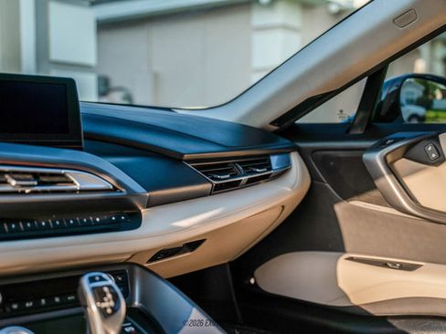 Used 2016 BMW i8 image 33