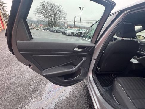Used 2019 Volkswagen Jetta GLI image 12