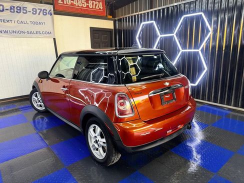 Used 2011 MINI Cooper Hardtop FWD image 16