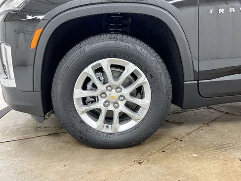 Used 2023 Chevrolet Traverse LS FWD image 25