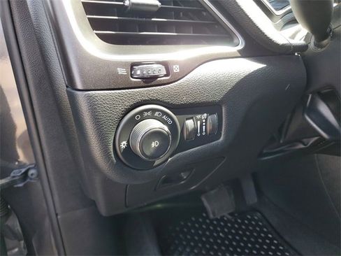 Used 2020 Jeep Cherokee Trailhawk w/ Cold Weather Group image 17