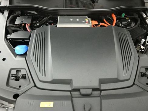 Used 2019 Audi e-tron Prestige w/ Prestige Package image 35