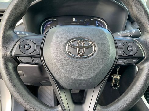 Used 2025 Toyota RAV4 LE image 27