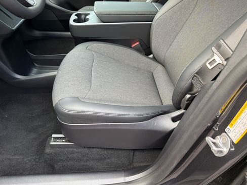 Used 2026 Tesla Model Y 2WD image 24