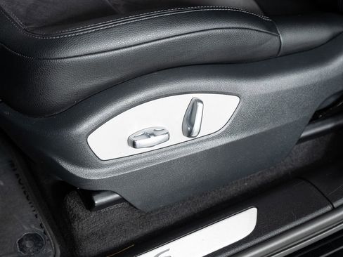 Used 2016 Porsche Macan S image 16