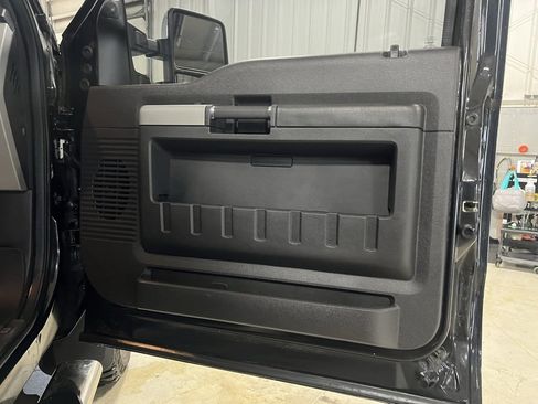 Used 2015 Ford F350 Lariat image 40