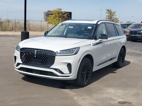 New 2027 Lincoln Aviator Reserve AWD/4WD image 2