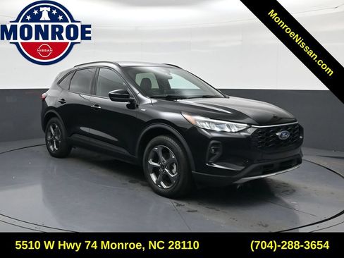 Used 2025 Ford Escape ST-Line Select AWD/4WD image 1