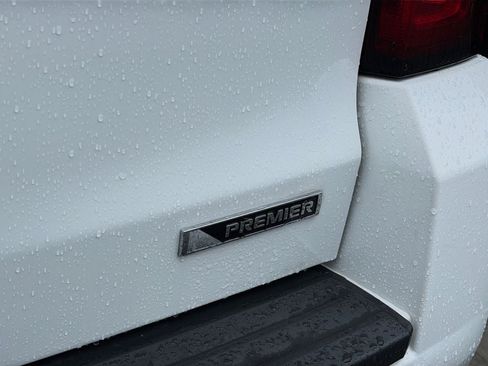 Used 2018 Chevrolet Tahoe Premier AWD/4WD image 35