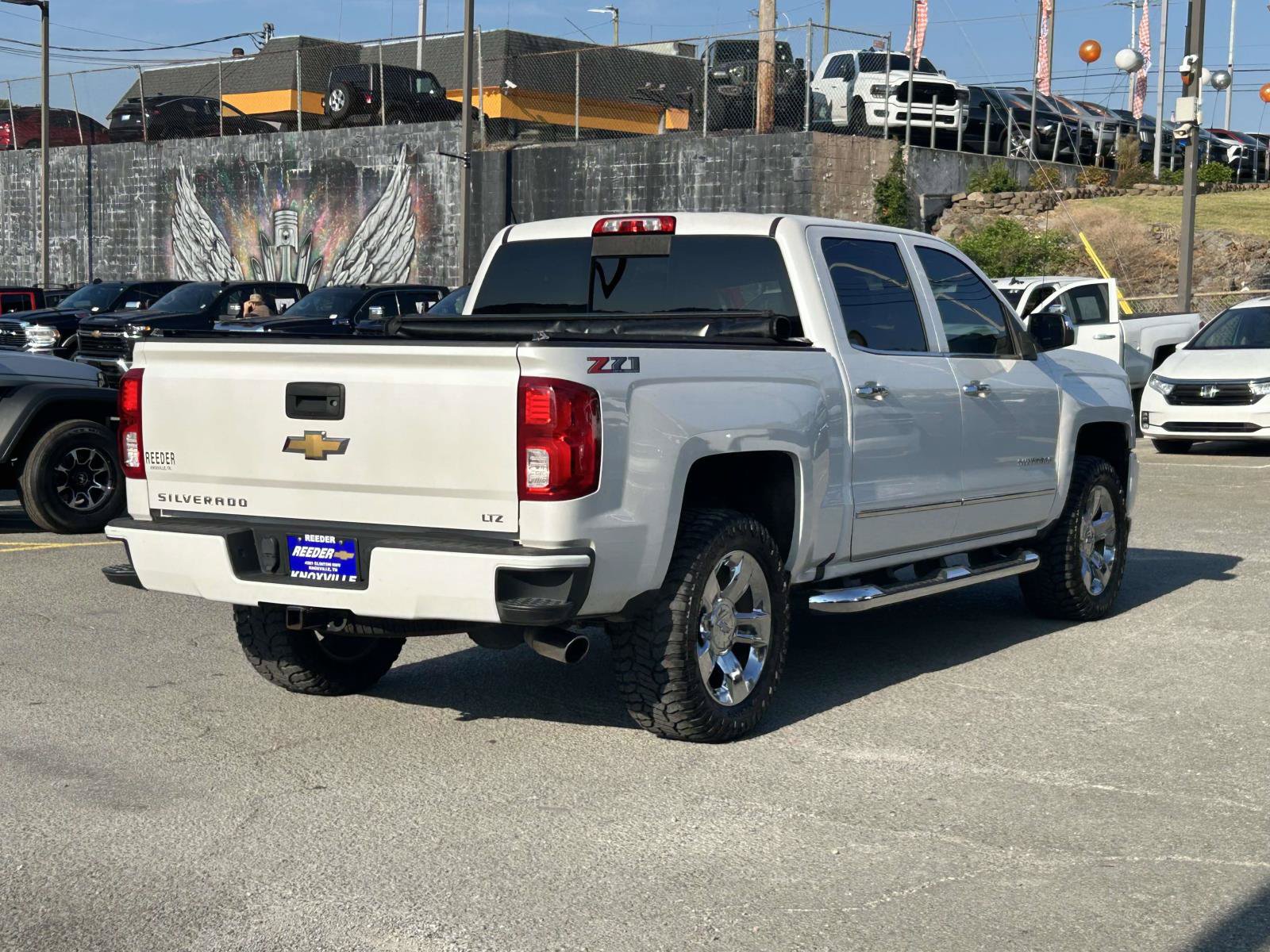 Used 2018 Chevrolet Silverado 1500 LTZ Z71 AWD/4WD image 6