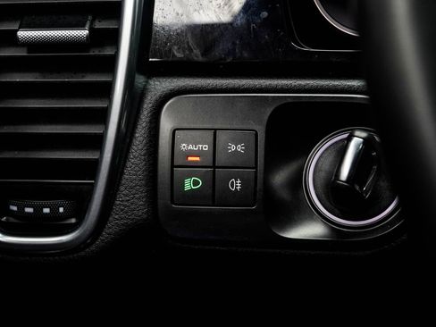 Used 2023 Porsche Cayenne Platinum Edition image 35