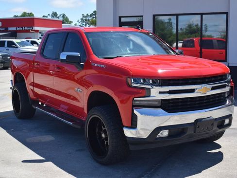 Used 2019 Chevrolet Silverado 1500 LT w/ Texas Edition RWD image 2