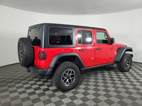 Used 2025 Jeep Wrangler Unlimited Rubicon AWD/4WD image 4